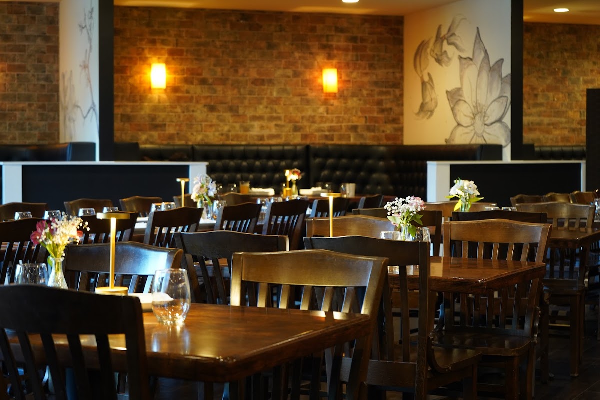 Srithai: Thai Kitchen And Sushi Bar (Duluth)